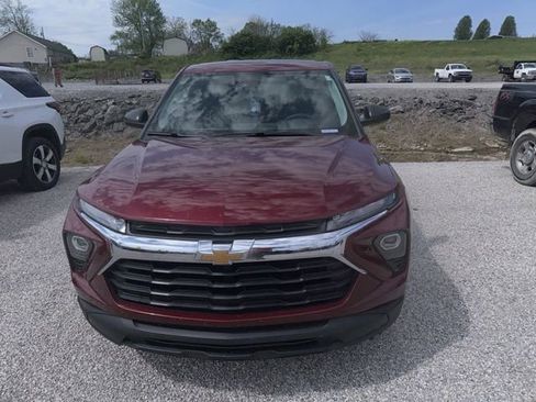 Used 2024 Chevrolet TrailBlazer LS w/ LS Convenience Package image 3