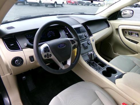 Used 2018 Ford Taurus SE image 13