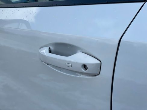 Certified 2025 Nissan Kicks SR image 25