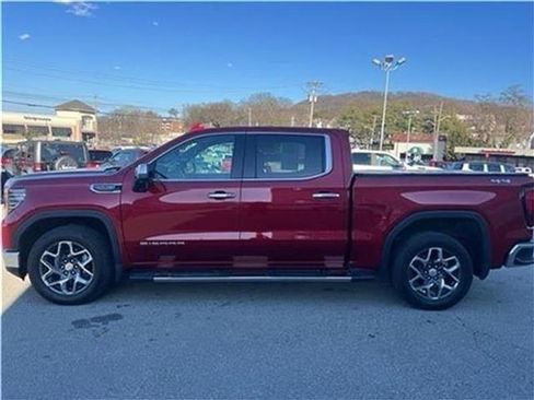 Used 2023 GMC Sierra 1500 SLT w/ SLT Premium Plus Package image 32