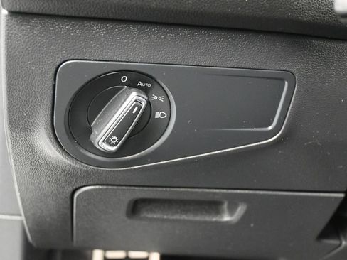 Used 2022 Volkswagen Tiguan SE R-Line image 16