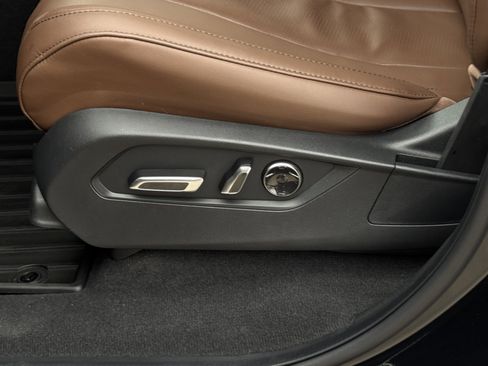 Used 2025 Acura MDX SH-AWD w/ Technology Package image 17