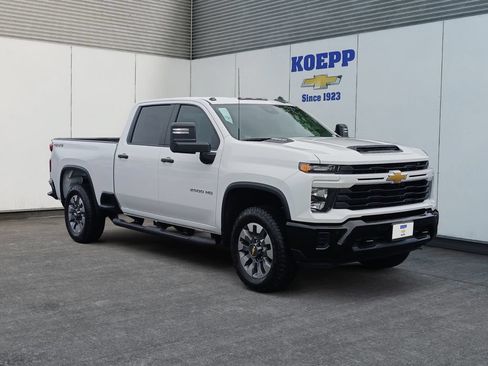 New 2026 Chevrolet Silverado 2500 Custom w/ Custom Value Package AWD/4WD image 7