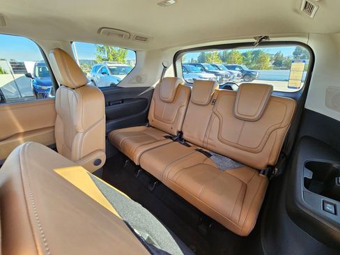 New 2025 INFINITI QX80 Sensory image 22