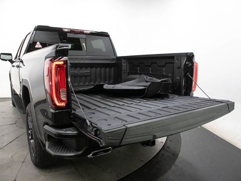 Used 2026 GMC Sierra 1500 AT4 w/ AT4 Premium Package AWD/4WD image 9