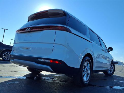 Used 2022 Kia Carnival LX image 28