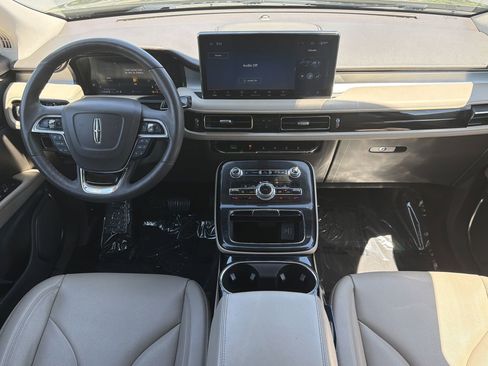Used 2023 Lincoln Nautilus AWD w/ Premium Package image 20