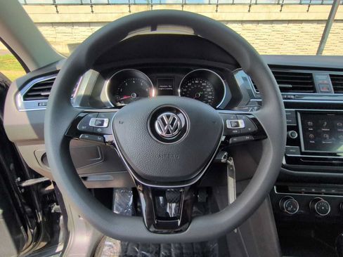 Used 2021 Volkswagen Tiguan S FWD image 23
