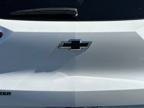 Used 2023 Chevrolet TrailBlazer RS w/ Sun and Liftgate Package FWD image 47