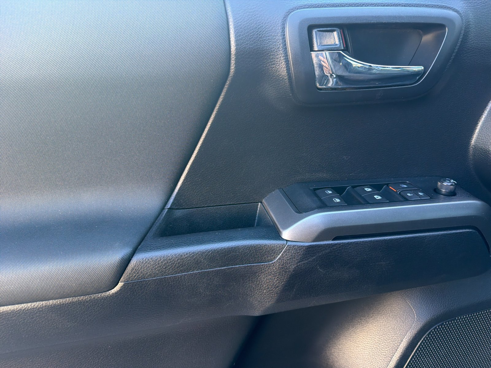 Used 2019 Toyota Tacoma TRD Sport w/ Technology Package RWD image 10