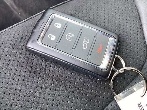 Used 2025 Jeep Grand Cherokee Altitude AWD/4WD image 35