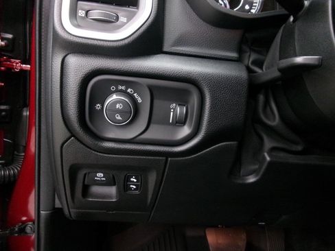 Used 2022 RAM 1500 Big Horn image 32