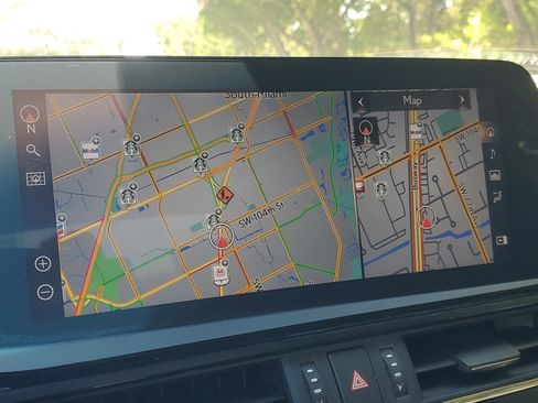 Certified 2022 Lexus ES 300h w/ Premium Package image 29