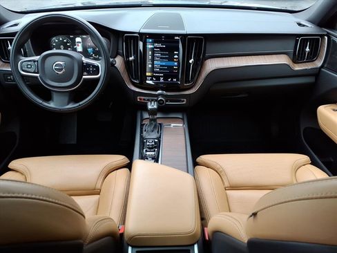 Used 2021 Volvo XC60 T5 Inscription w/ Protection Package Premier image 12