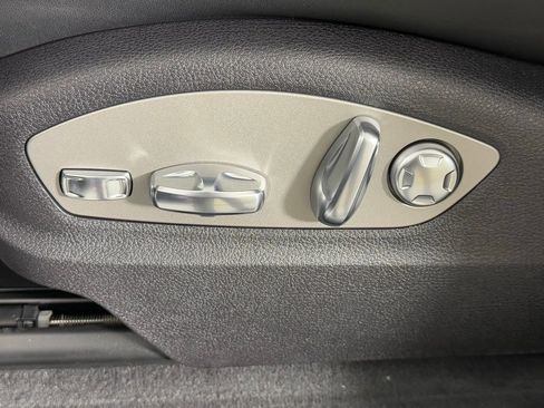 New 2026 Porsche Macan image 29