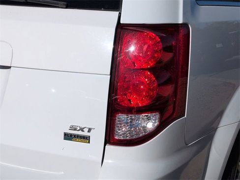 Certified 2019 Dodge Grand Caravan SXT image 12