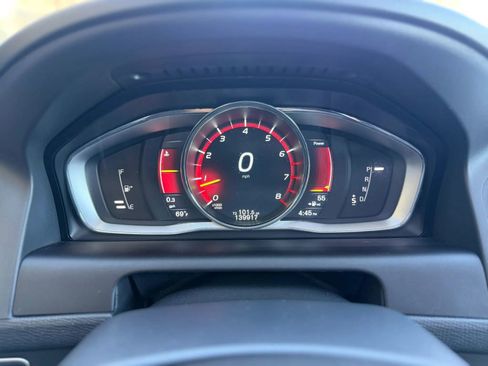 Used 2016 Volvo XC60 T5 Premier w/ Proximity Package AWD/4WD image 17