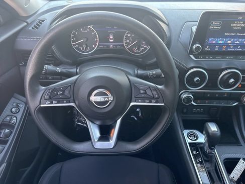 Used 2024 Nissan Sentra SV FWD image 17