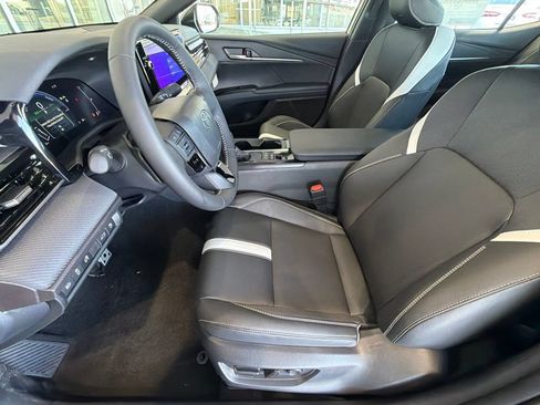 New 2026 Toyota Camry SE w/ Multimedia Upgrade Package FWD image 17
