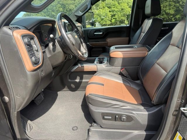 Used 2021 Chevrolet Silverado 2500 High Country w/ Technology Package AWD/4WD image 9