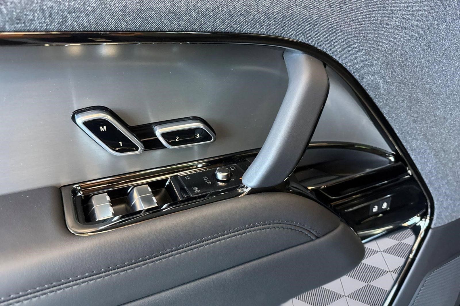 New 2026 Land Rover Range Rover Sport SE AWD/4WD image 14