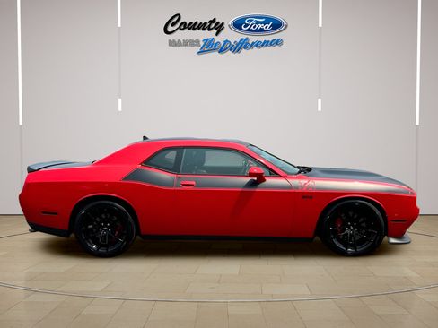 Used 2020 Dodge Challenger R/T Scat Pack w/ T/A Package RWD image 3