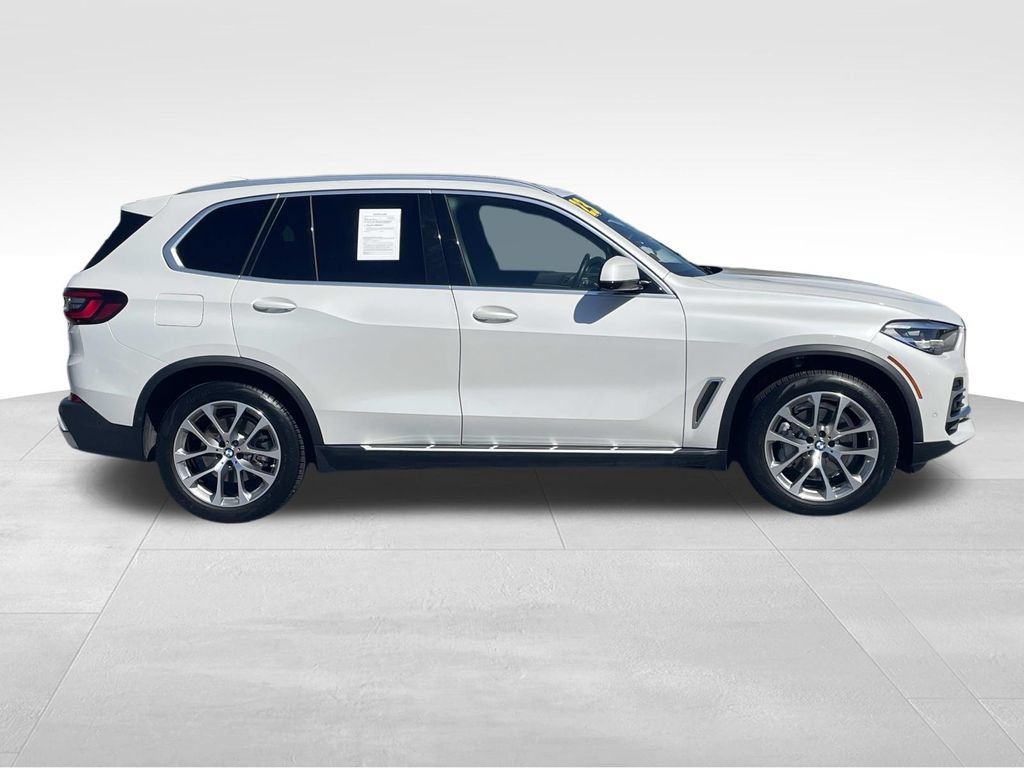 Used 2023 BMW X5 xDrive40i w/ Premium Package AWD/4WD image 2