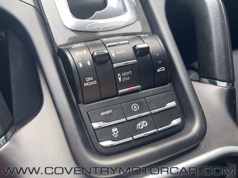 Used 2016 Porsche Cayenne GTS w/ Premium Package Plus AWD/4WD image 32