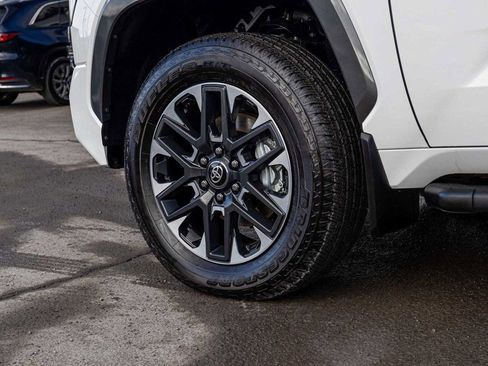 Used 2026 Toyota Tundra Limited w/ Power Package image 7