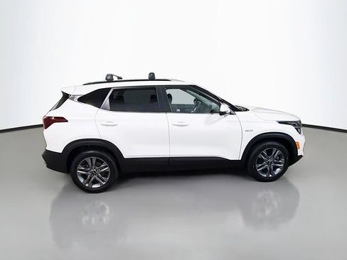 Used 2021 Kia Seltos S AWD/4WD image 10