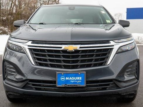 Used 2022 Chevrolet Equinox LS w/ LS Convenience Package AWD/4WD image 3