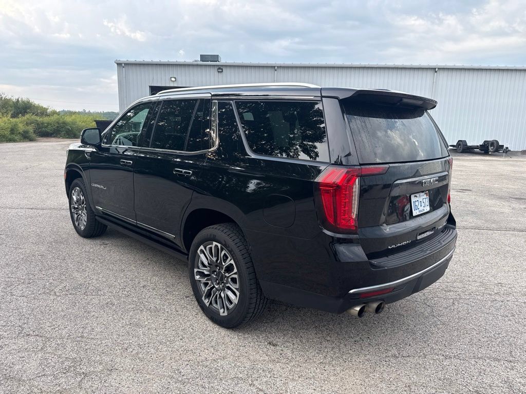 Used 2023 GMC Yukon Denali Ultimate AWD/4WD image 5