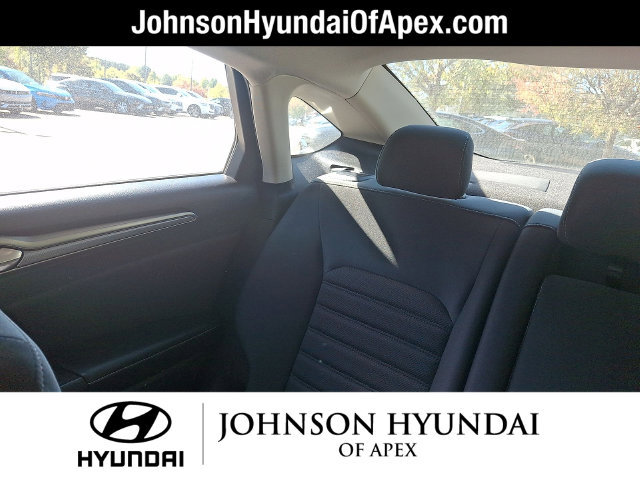 Used 2018 Ford Fusion SE w/ Fusion SE Technology Package FWD image 14