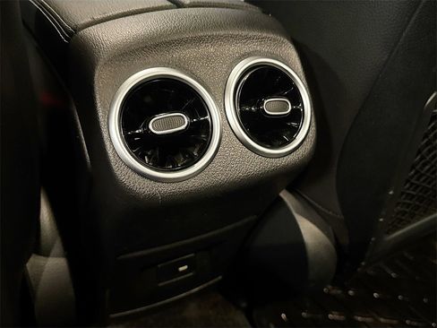 Used 2022 Mercedes-Benz CLA 250 4MATIC image 29