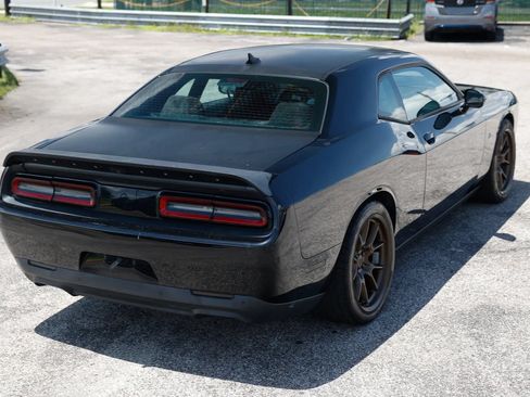 Used 2017 Dodge Challenger R/T Scat Pack RWD image 6