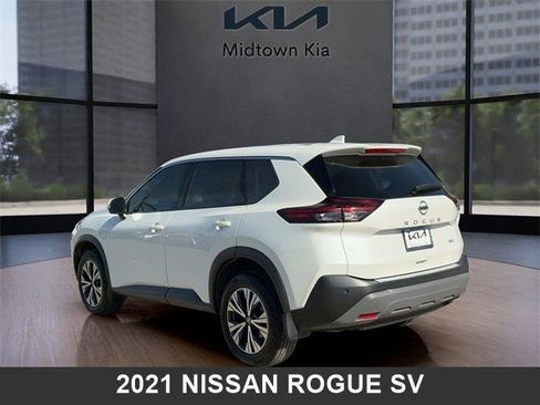 Used 2021 Nissan Rogue SV image 5