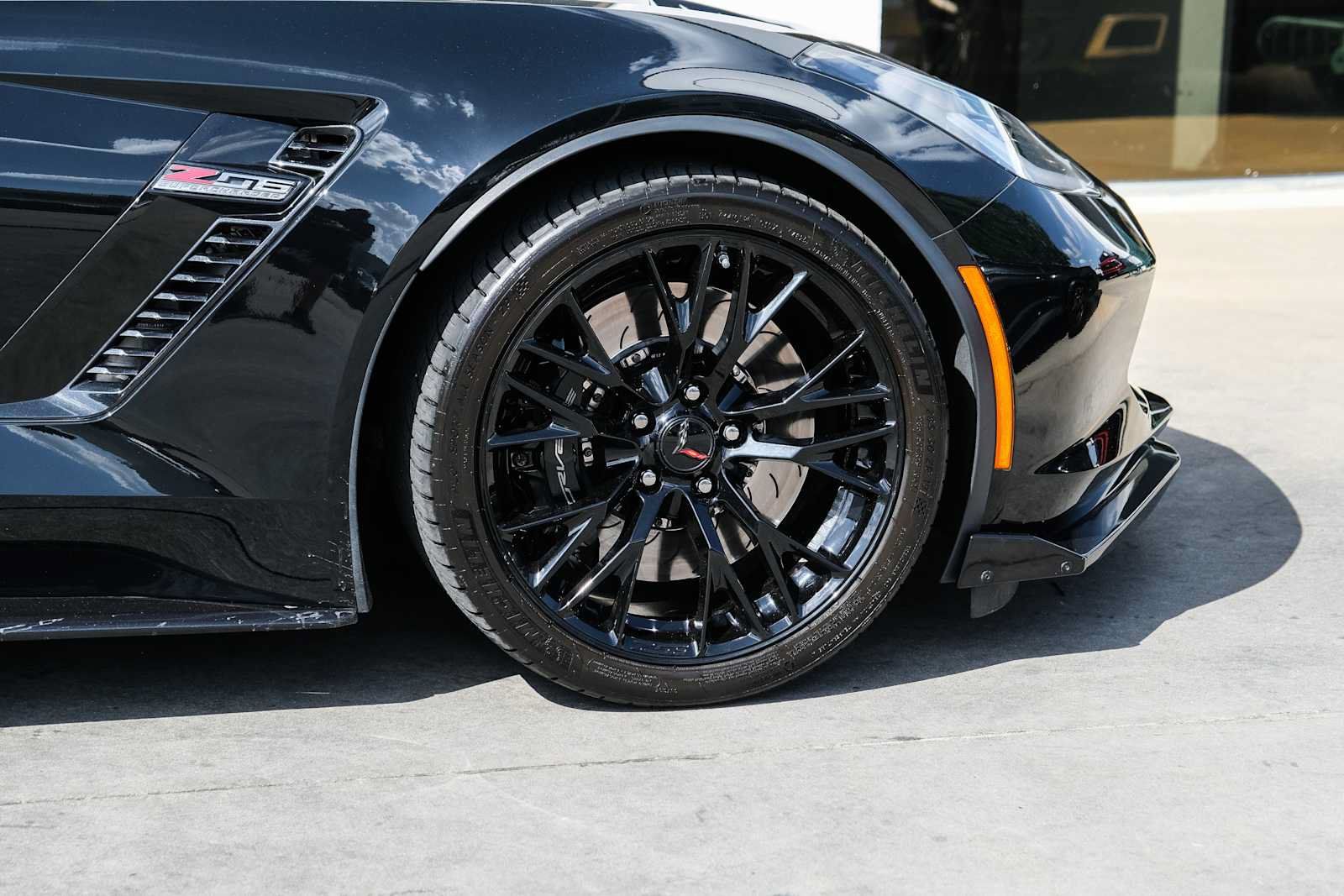 Used 2016 Chevrolet Corvette Z06 w/ 2LZ Preferred Equipment Group RWD image 10