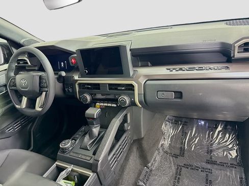 Certified 2024 Toyota Tacoma TRD Off-Road w/ TRD Off Road Upgrade Package AWD/4WD image 30