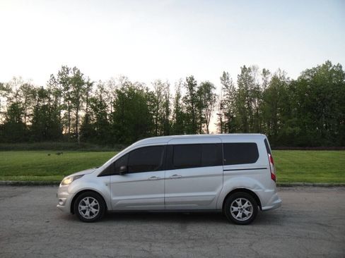 Used 2015 Ford Transit Connect XLT image 6