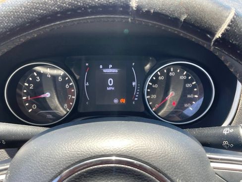 Used 2019 Jeep Compass Latitude FWD image 9