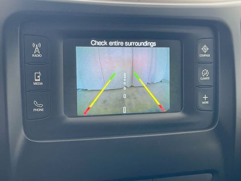 Used 2016 Jeep Cherokee Latitude AWD/4WD image 17