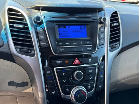 Used 2016 Hyundai Elantra GT FWD image 4