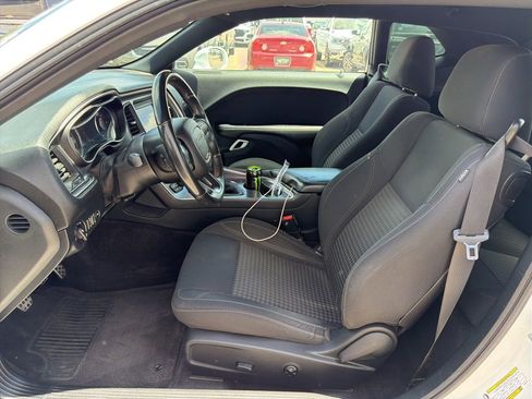 Used 2018 Dodge Challenger R/T RWD image 2