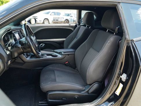 Used 2019 Dodge Challenger SXT RWD image 7