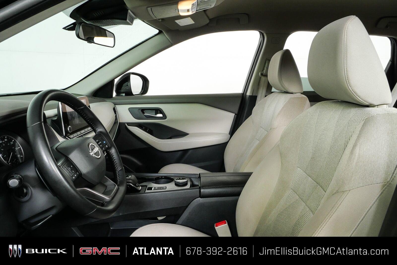 Used 2025 Nissan Rogue SV AWD/4WD image 6