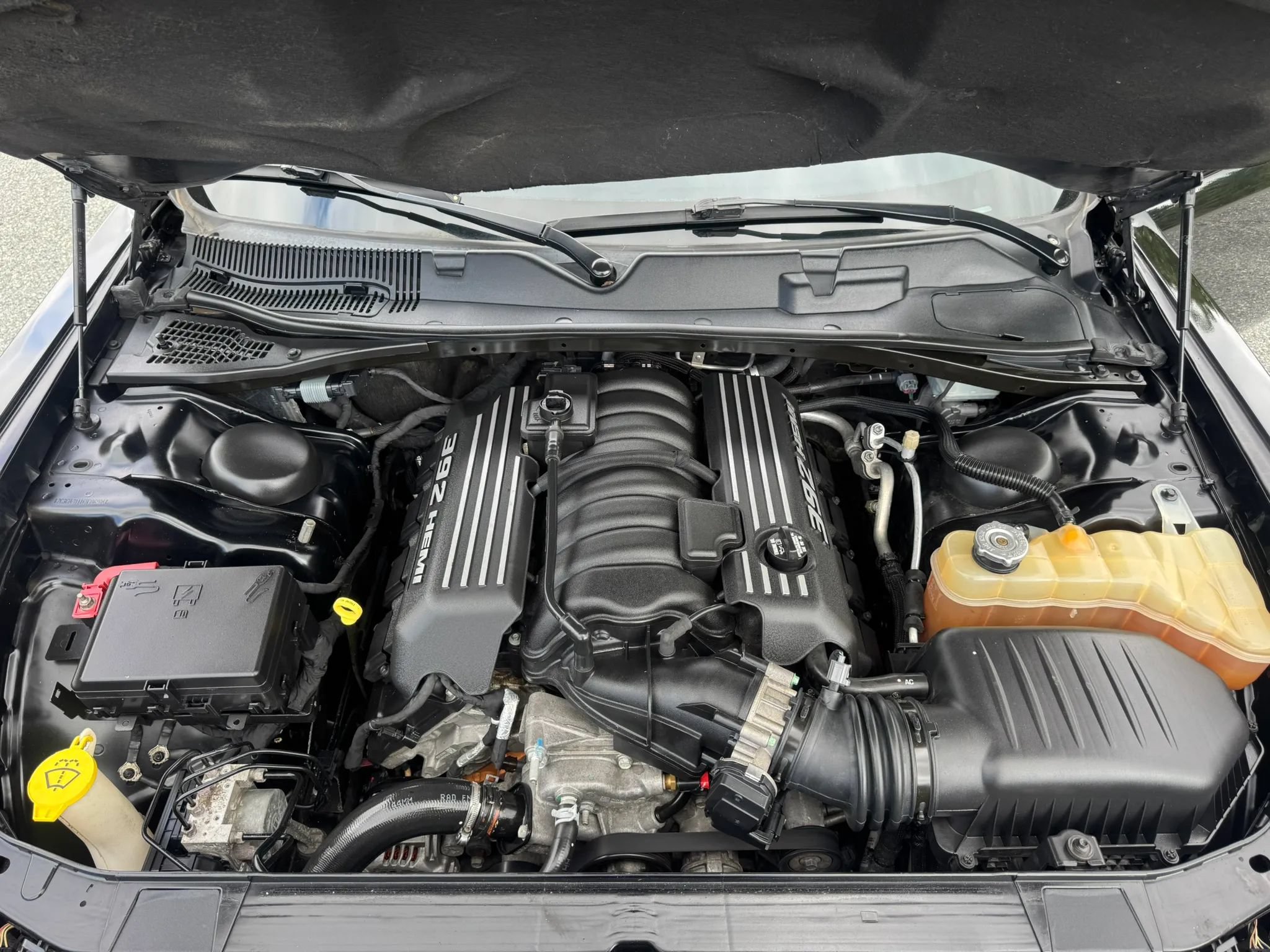 Used 2016 Dodge Challenger SRT w/ Technology Group RWD image 25