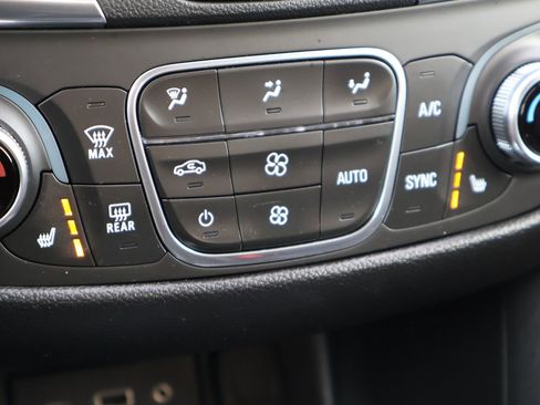 Used 2024 Chevrolet Equinox LT image 29