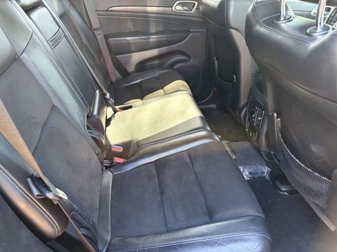 Used 2020 Jeep Grand Cherokee Altitude RWD image 9