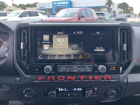 Used 2025 Nissan Frontier PRO-4X w/ Tow Package AWD/4WD image 22