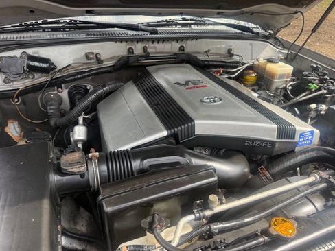 Used 2002 Toyota Land Cruiser image 98